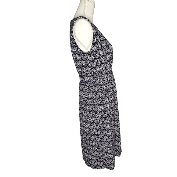 L.L.BEAN Navy Geometric Print Sleeveless Tank Dress Smocked Waist Medium Petite - Picture 4 of 7